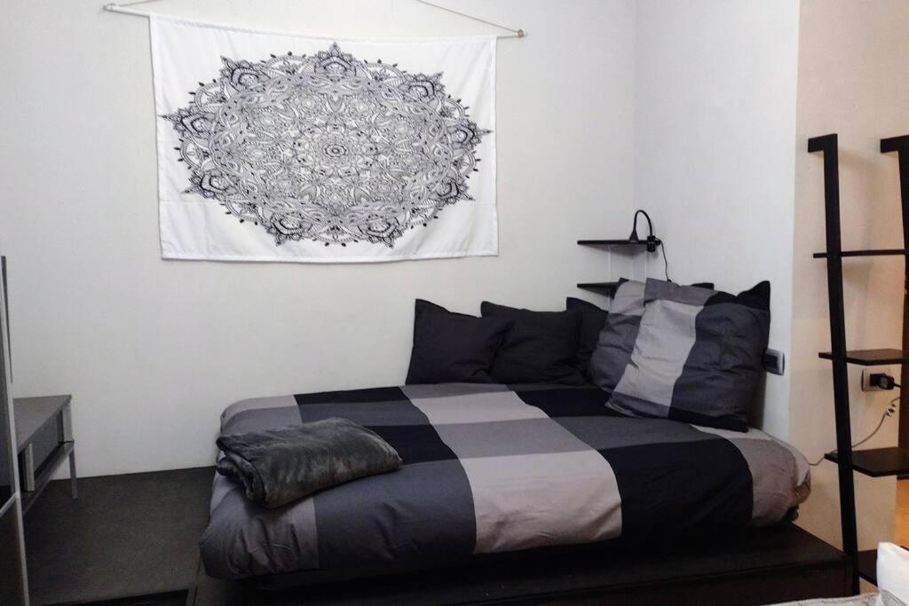 Appartamento Mama Monolocale Terrazzo Vista Mare 文蒂米利亚 外观 照片