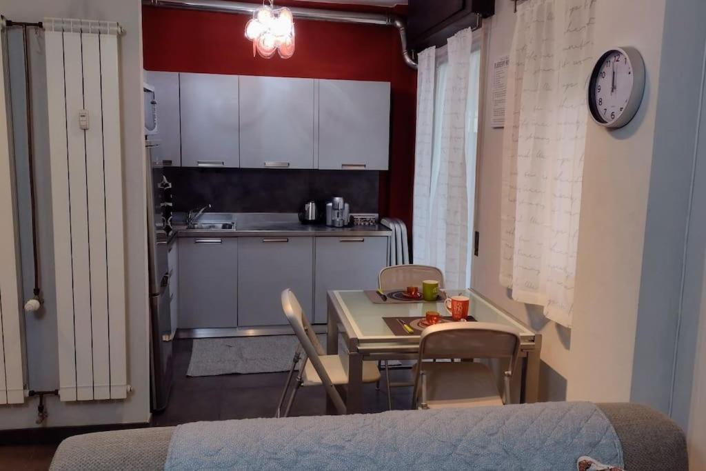 Appartamento Mama Monolocale Terrazzo Vista Mare 文蒂米利亚 外观 照片
